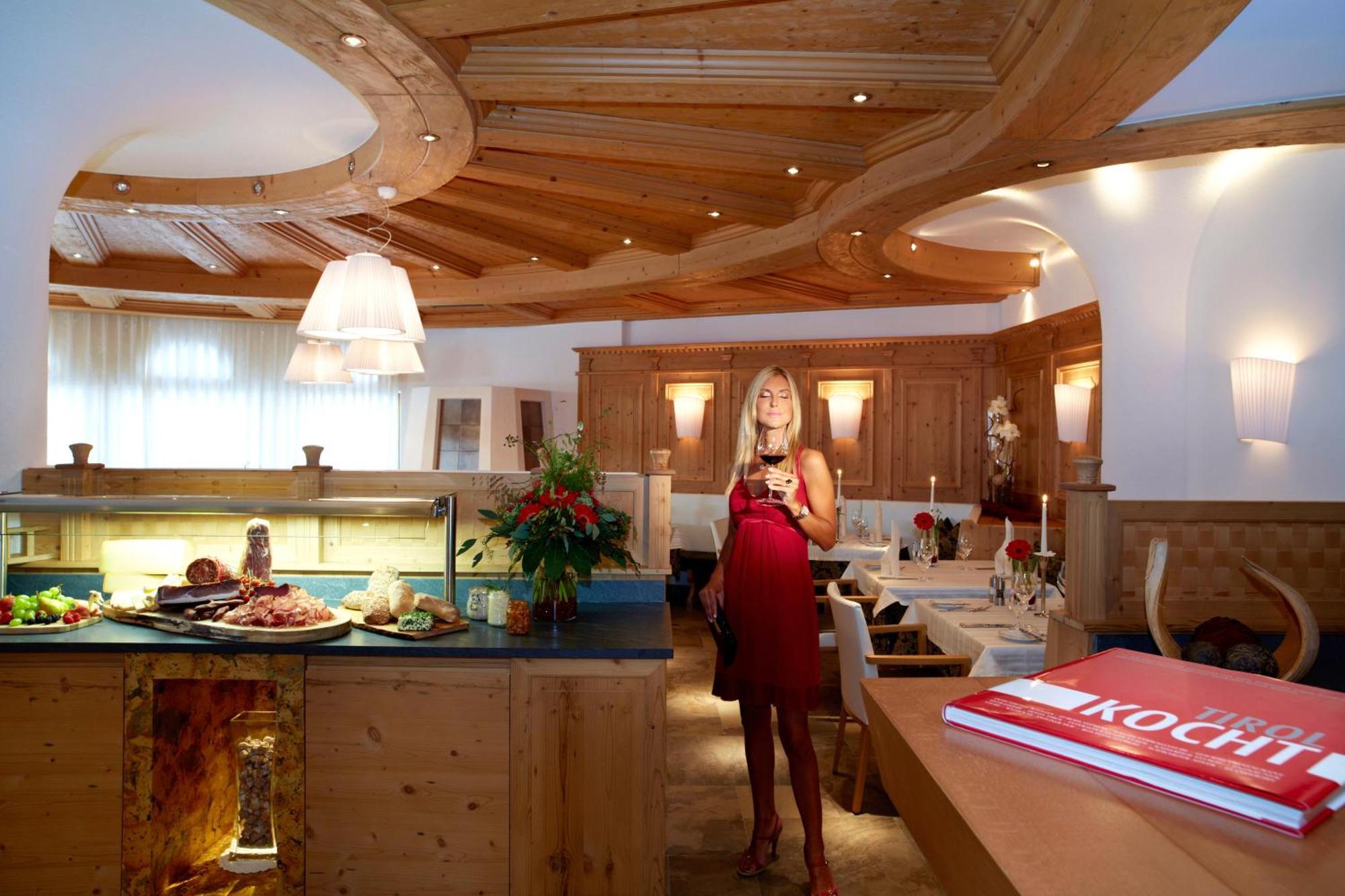 Hotel Tirol イシュグル エクステリア 写真
